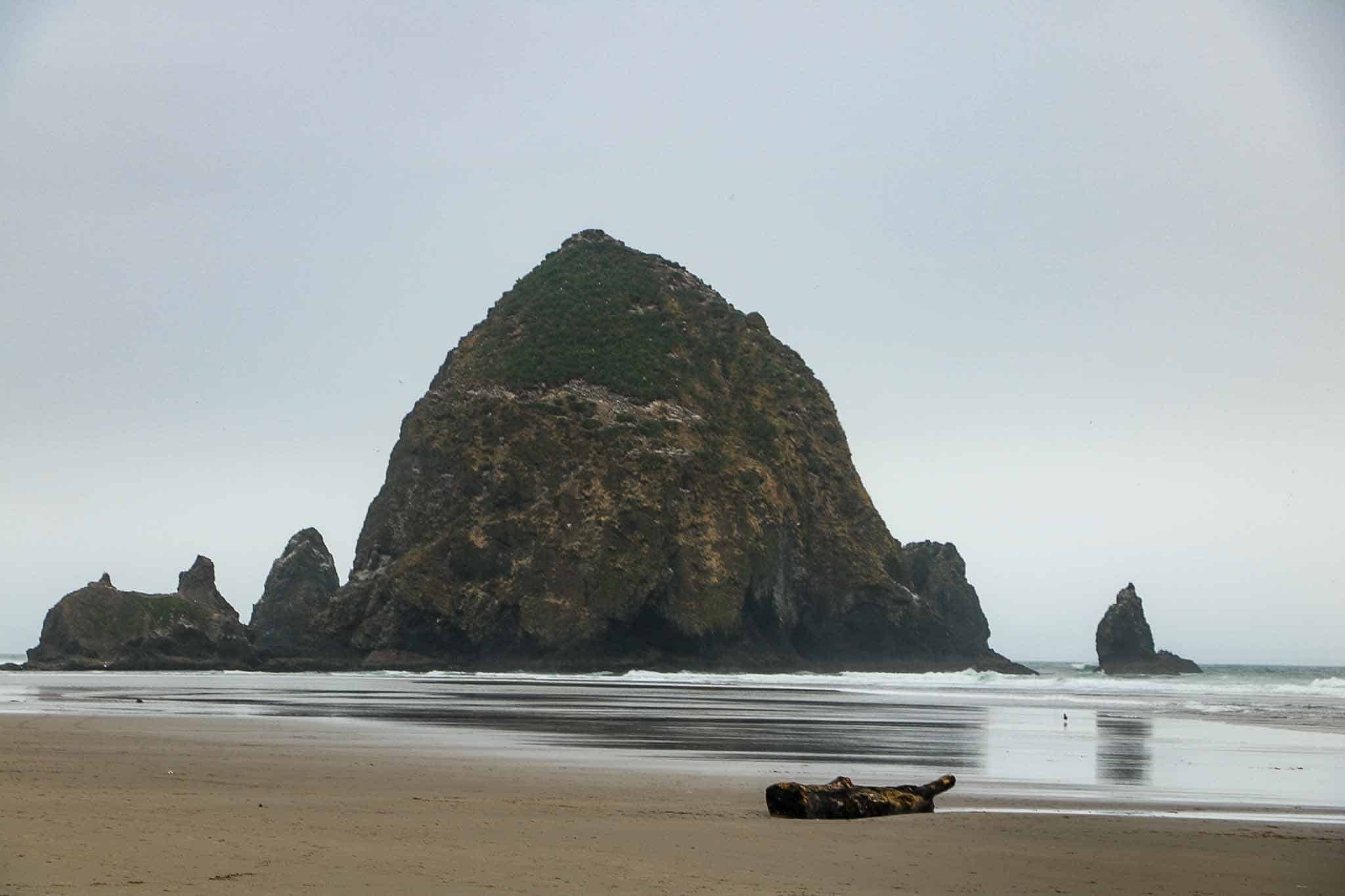 Haystack Rock at Cannon Beach: Photo Tips & When to Visit